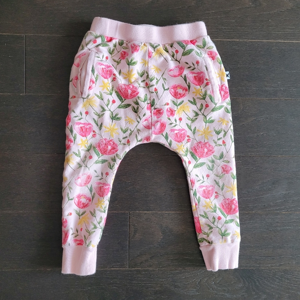 Minti joggers, size 3